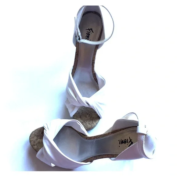 White heel cork sandals - Picture 1 of 3